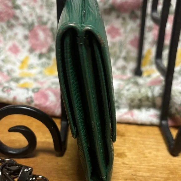 Authentic Louis Vuitton wallet Green EPI    Includes chain -with COA 
Like new - Picture 13 of 16